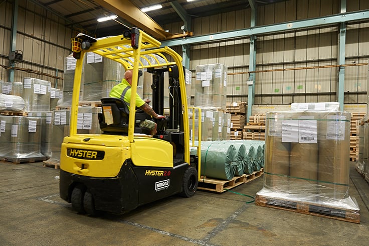 J1.5-2.0XNT 3 Tekerlekli Önden Çekişli Elektrikli Karşı Dengeli Forklift Araç